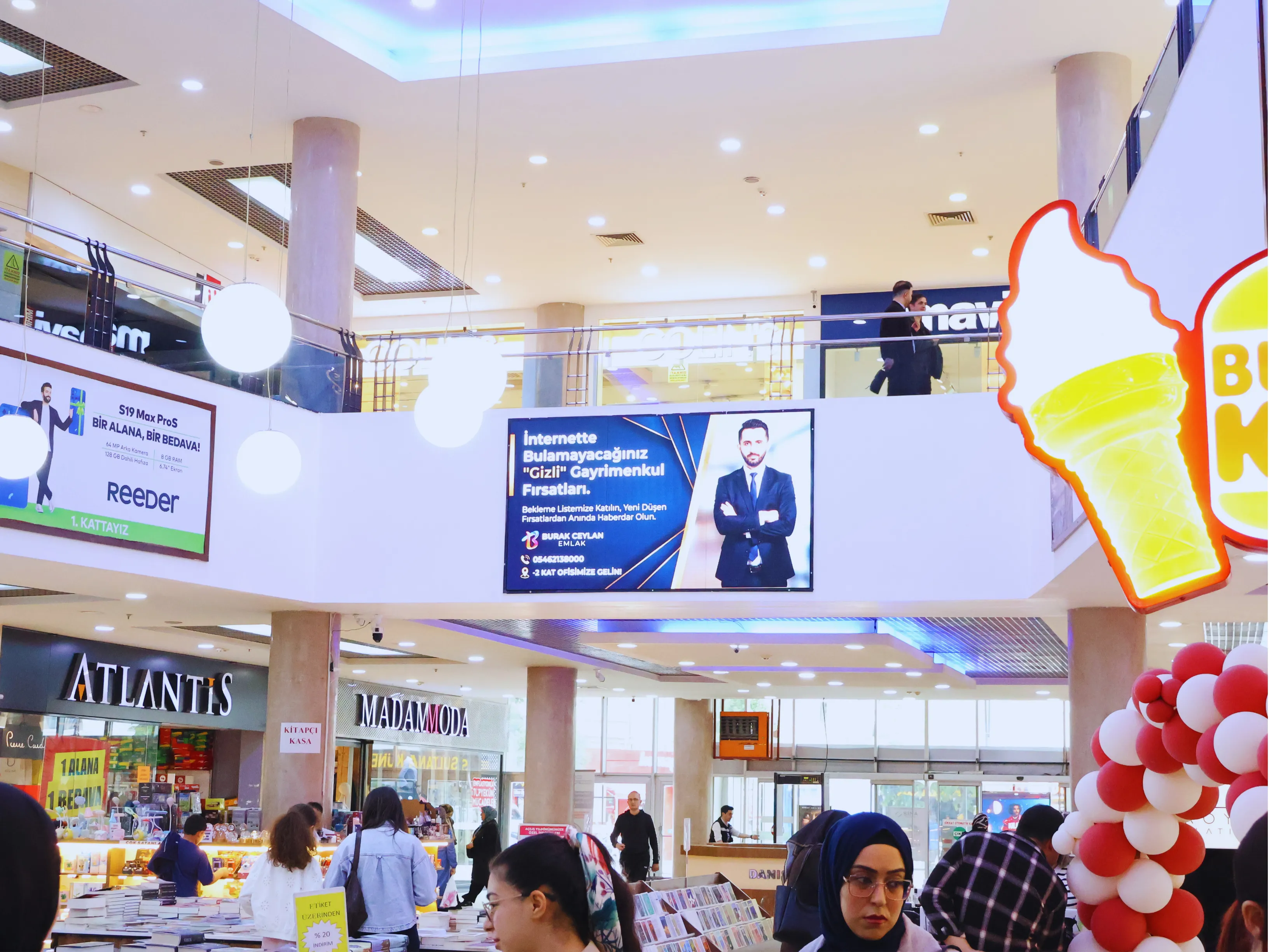 AVM içi meydan tanıtım noktası